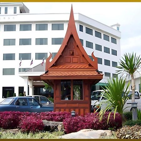 Sri U-Thong Grand Hotel Suphanburi Extérieur photo