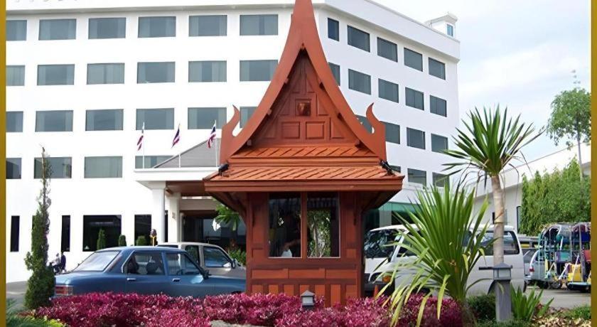 Sri U-Thong Grand Hotel Suphanburi Extérieur photo