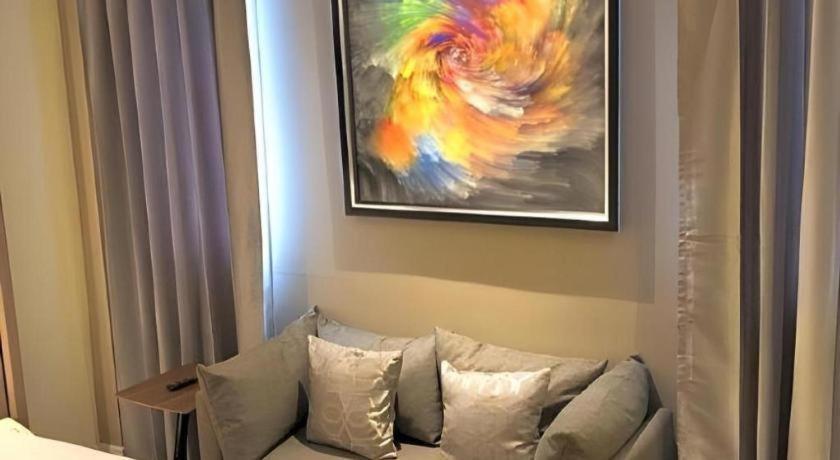Sri U-Thong Grand Hotel Suphanburi Extérieur photo